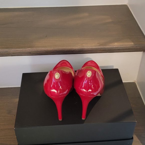 Shoes - Picture 2 of 3